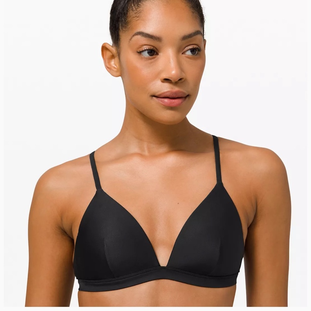 Lululemon Waterside Bikini Top! 👙 Size 4. EUC ☀️